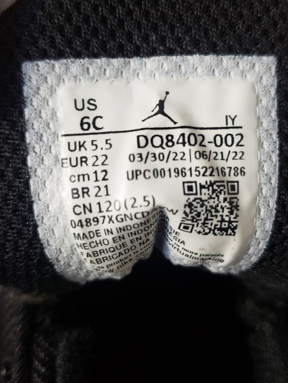Nike Jordan Max Aura 4 Kids Black & White Sneakers - Picture 10 of 10